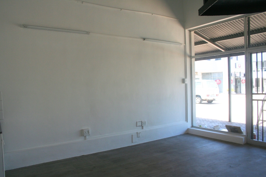 To Let commercial Property for Rent in Roundhay Western Cape